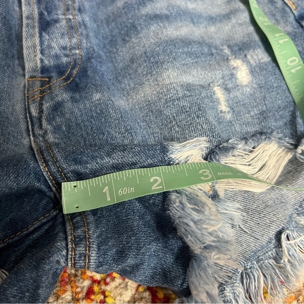 By Together Boutique Cutoff Distressed Jean Shorts‎
